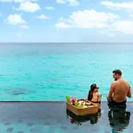 Hilton Maldives Amingiri Resort & Spa 